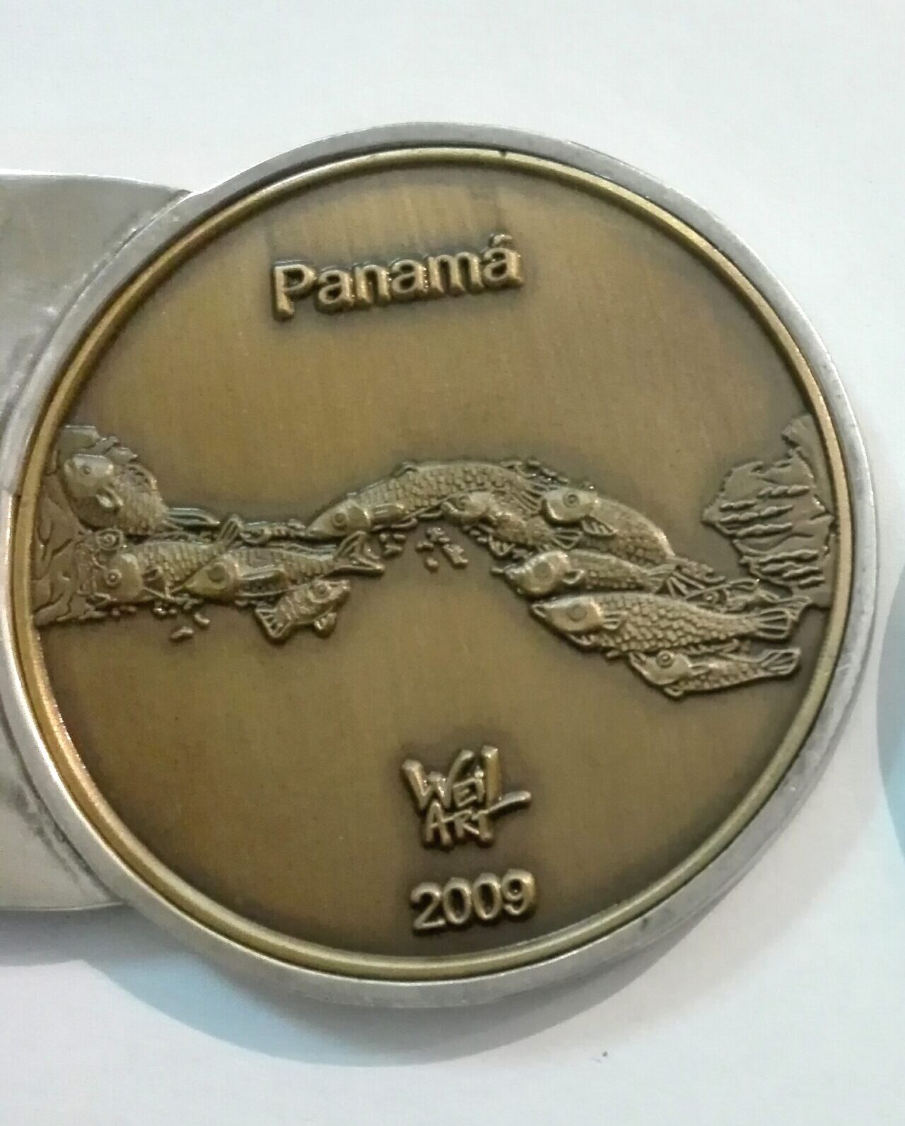 Panama, abundancia de peces en forma de mapa de Panama - El beso de los oceanos inspirado en la version de Holland de 1910 para la exposicion Panama Pacific en San Frrancisco, California en 1915.